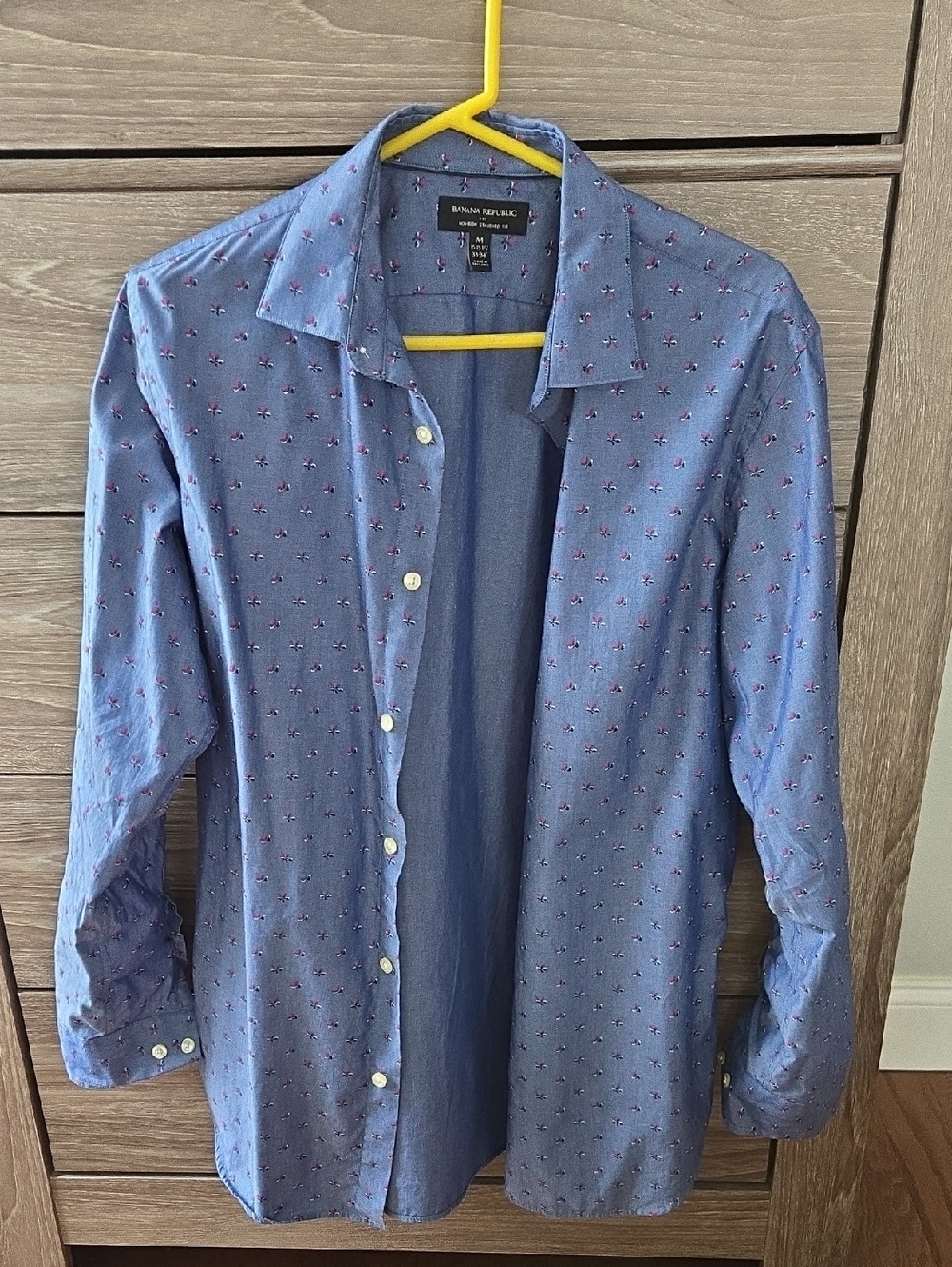 Banana Republic Men’s Light Blue Roses-Pattern Button-Down Shirt